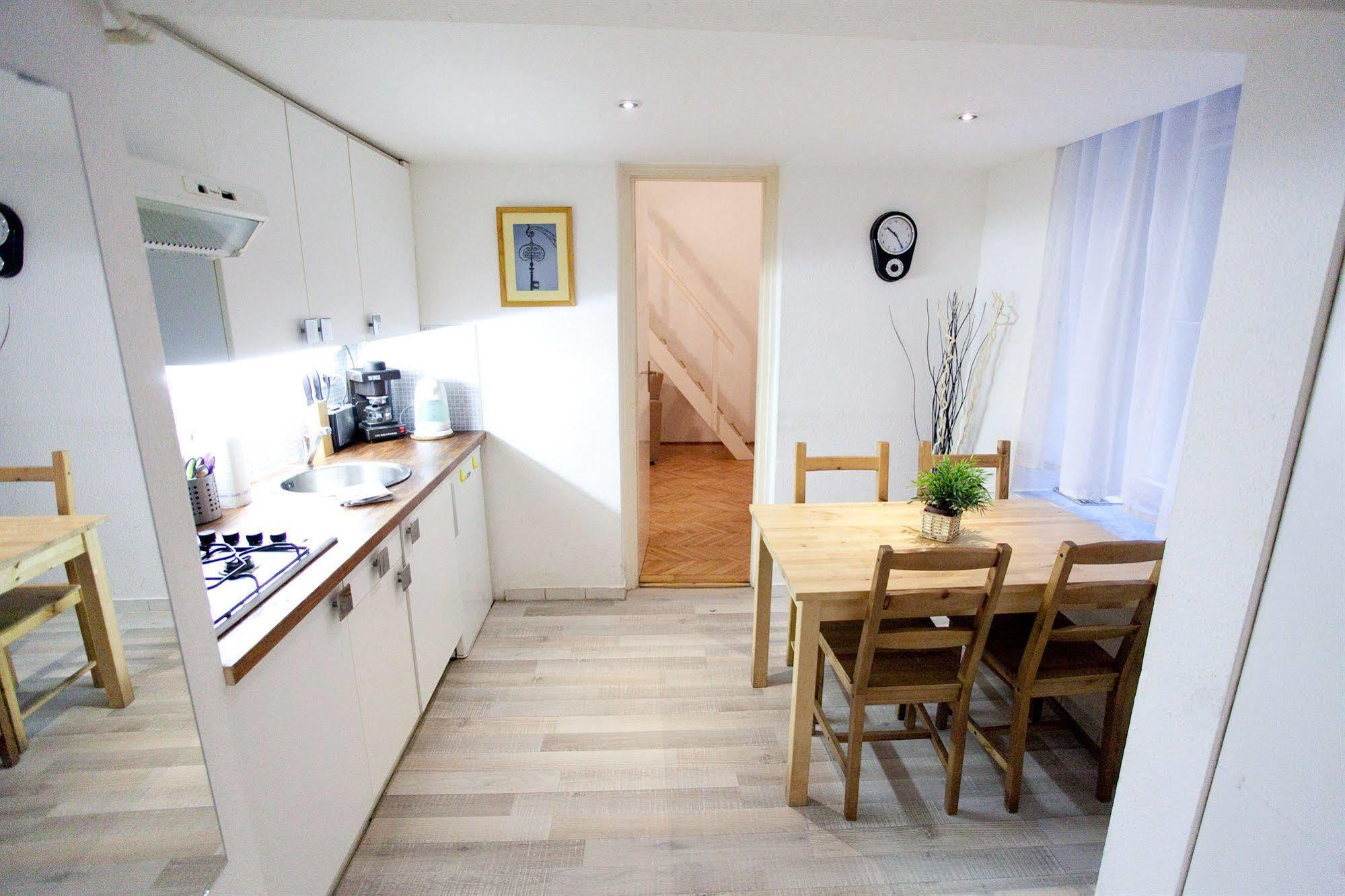 Budapest Easy Flat Opera Esterno foto