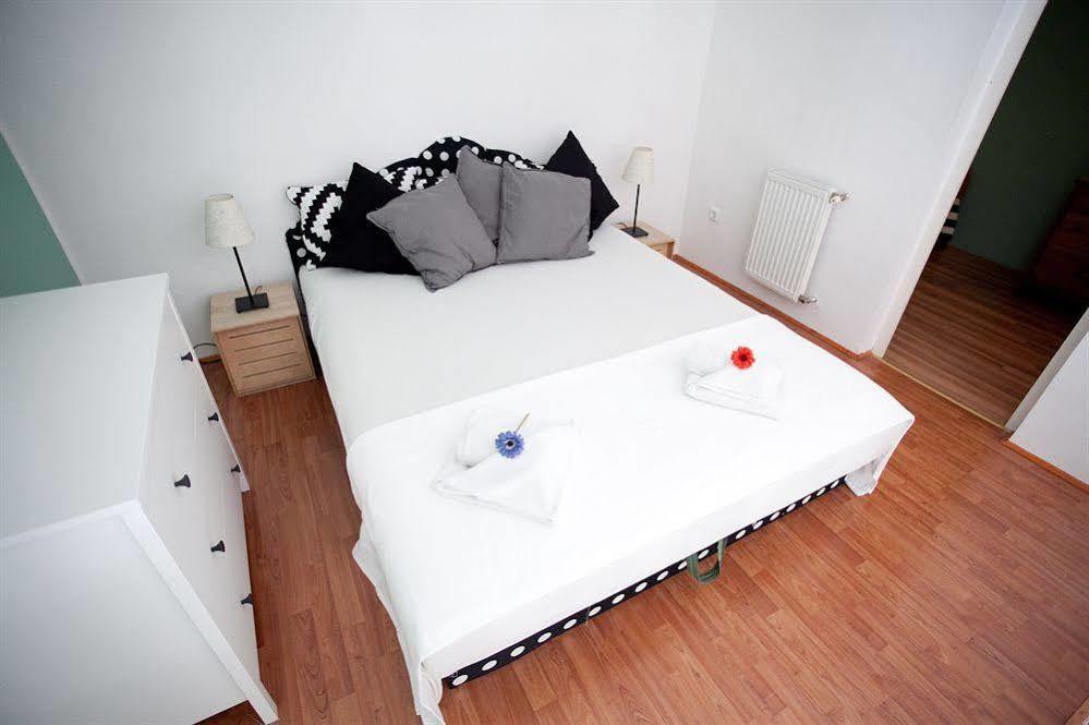 Budapest Easy Flat Opera Esterno foto